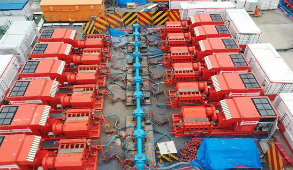 6000电驱压裂橇在重庆市焦页200平台作业